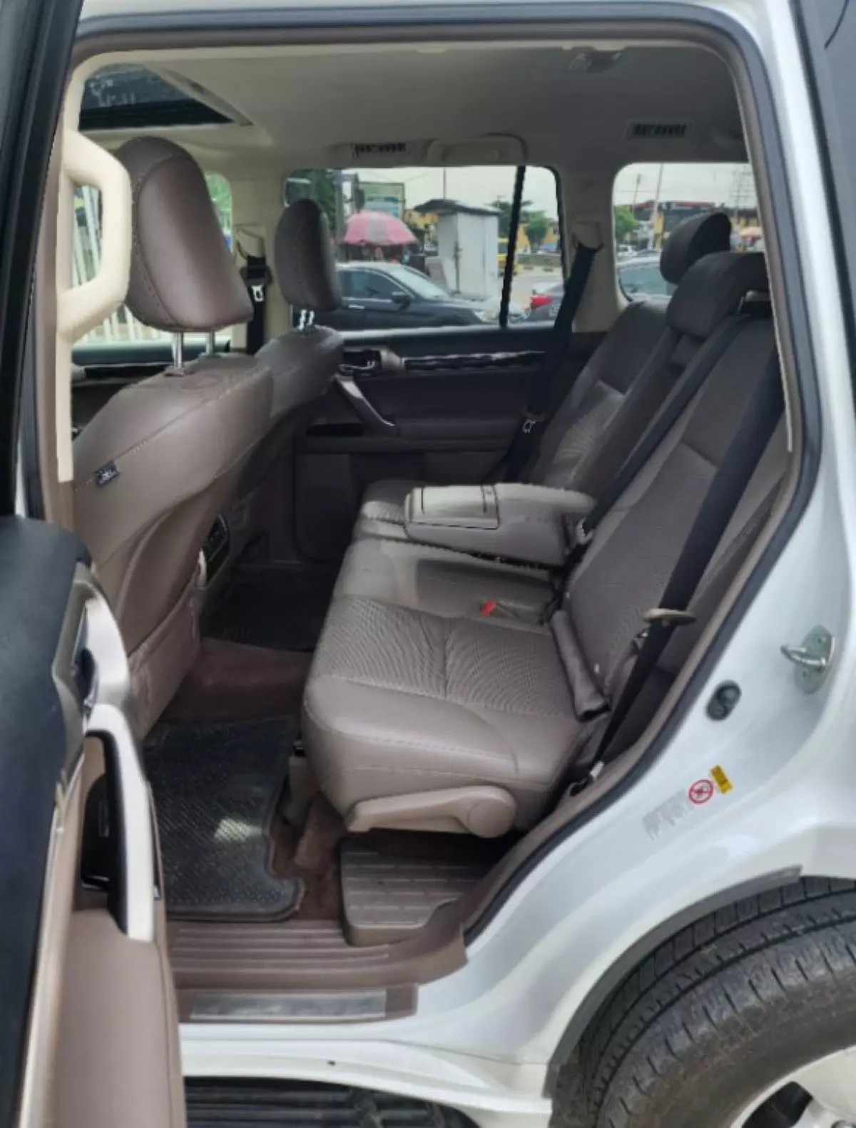 interiorBack