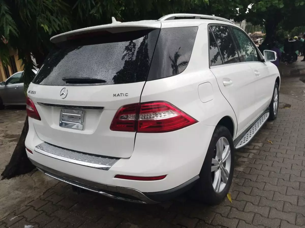 car Right Back