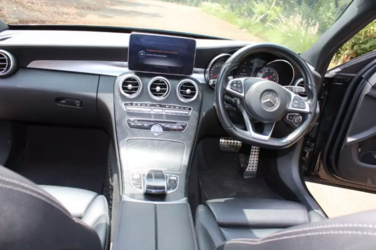 interiorFront