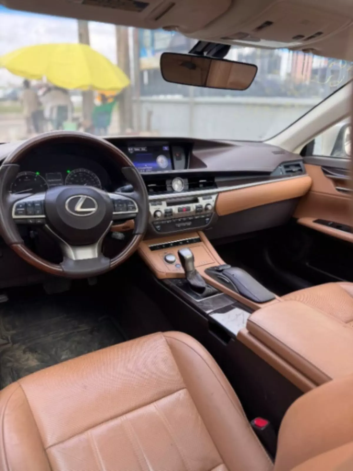 interiorFront