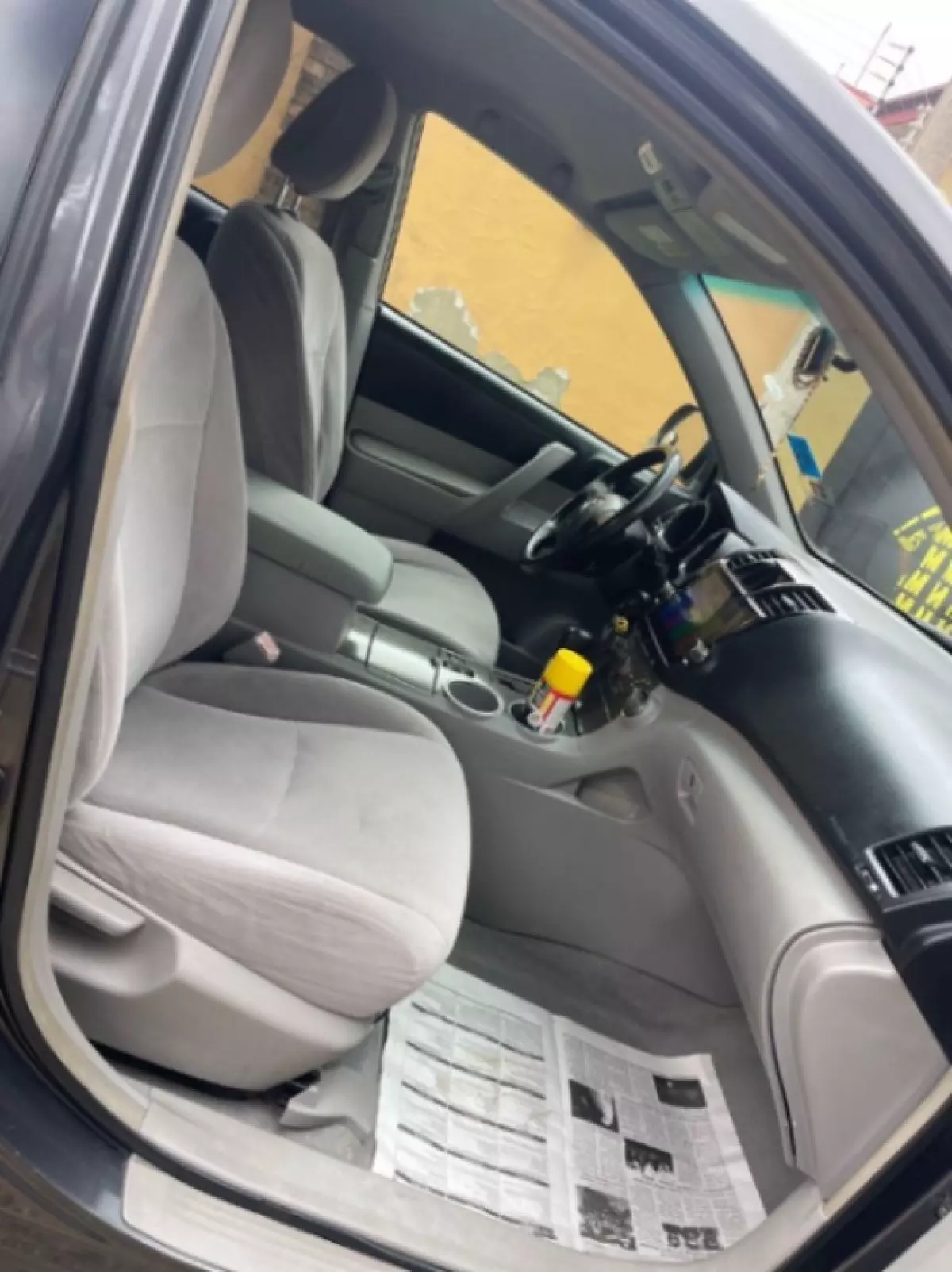 interiorFront