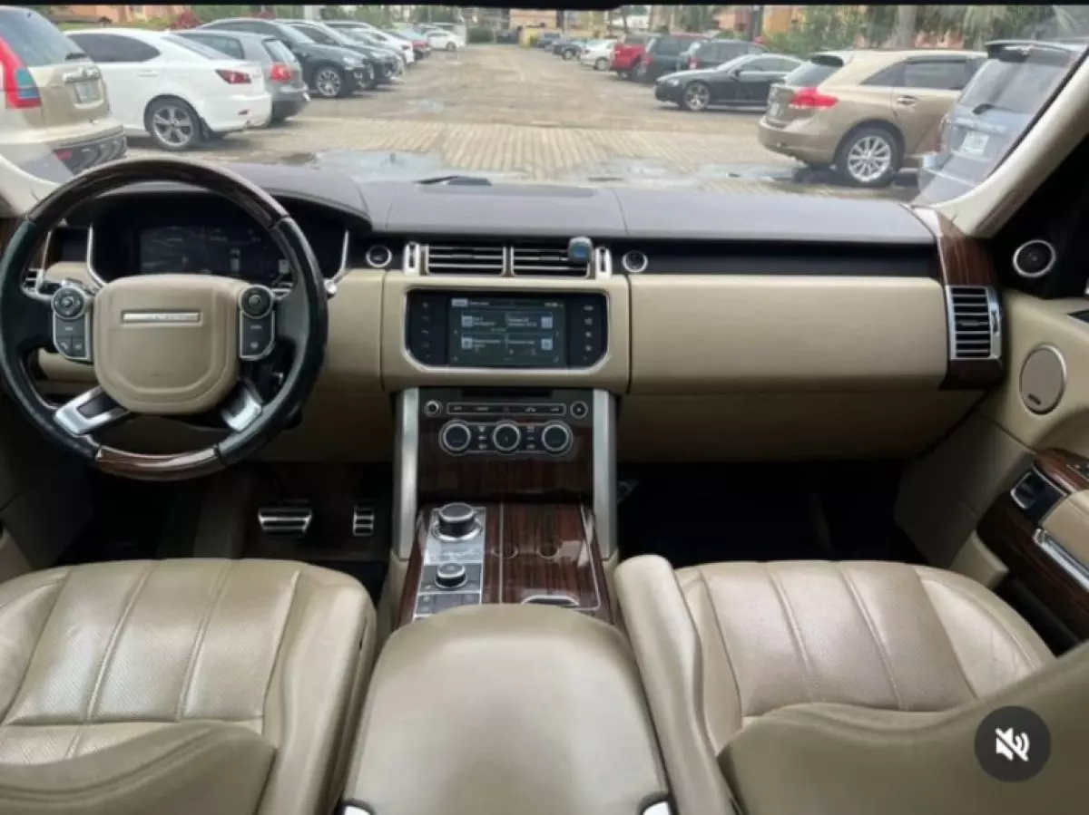 interiorFront