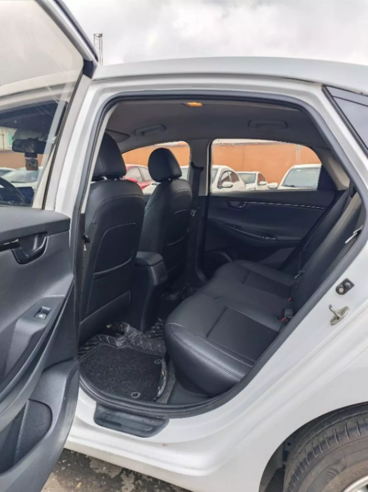 interiorBack