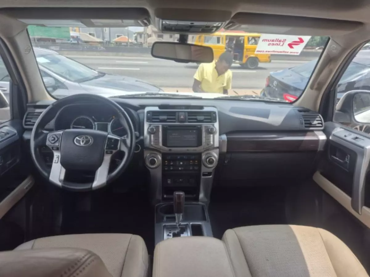 interiorFront