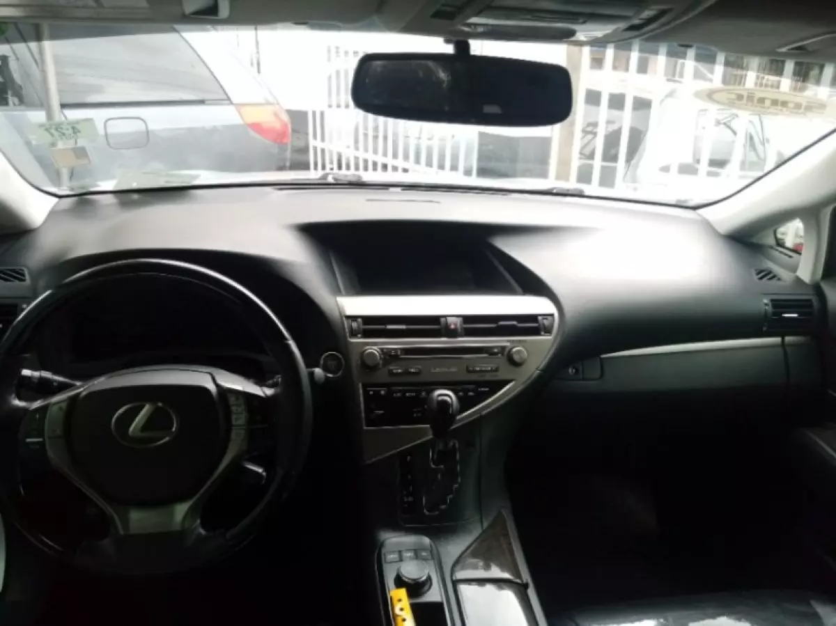 interiorFront