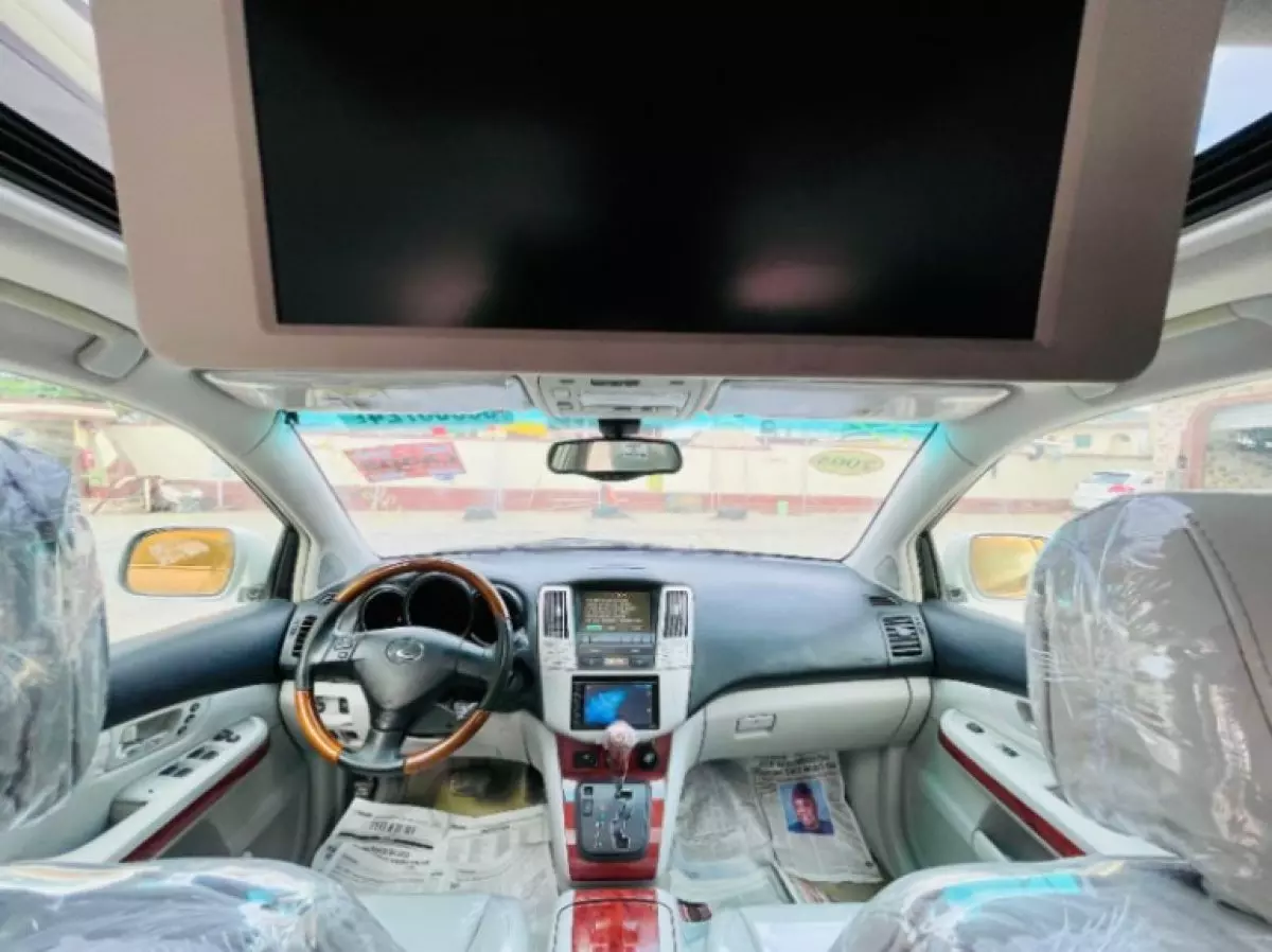 interiorFront