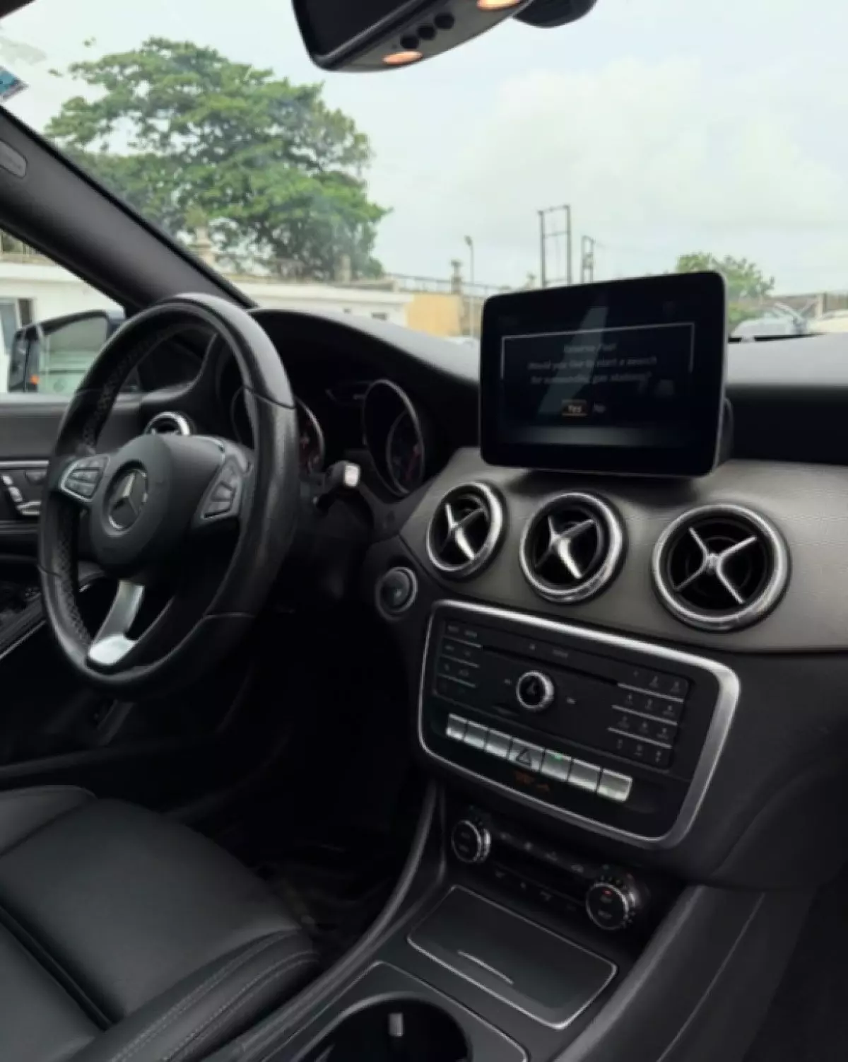 interiorFront
