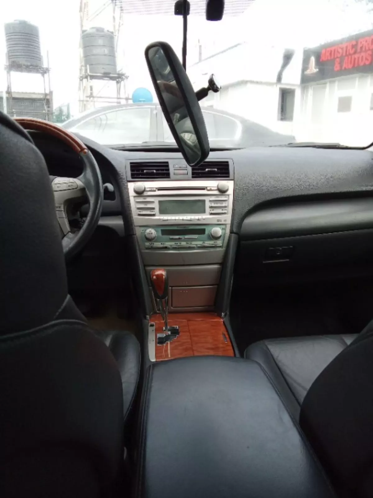interiorFront