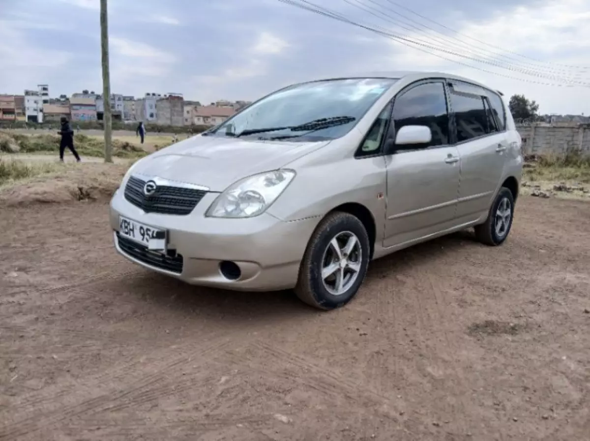 Toyota Spacio - 2012