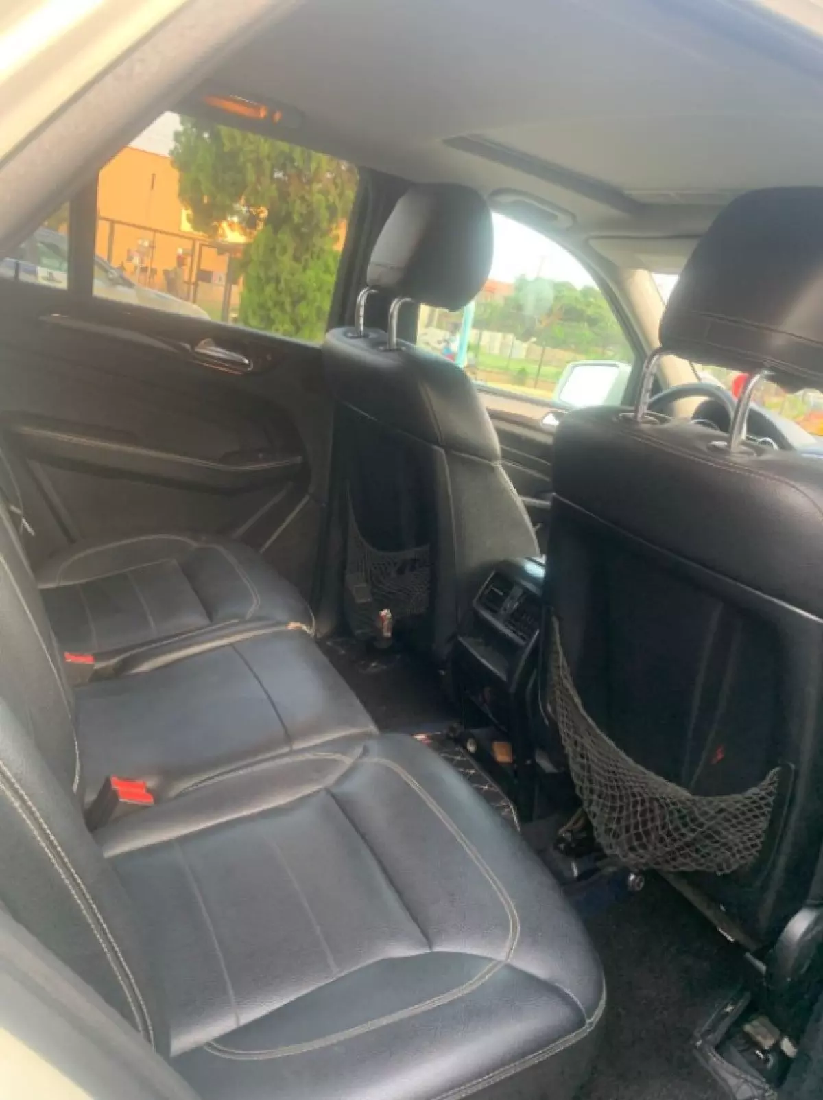 interiorBack