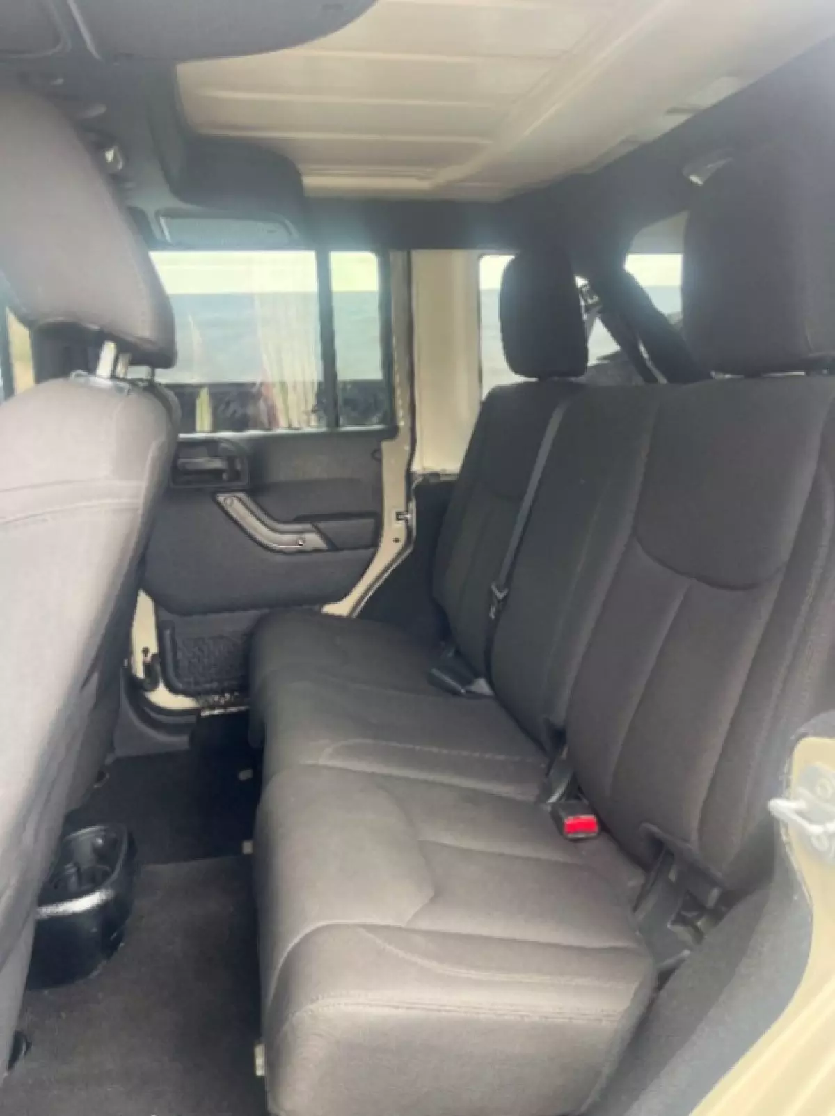 interiorBack