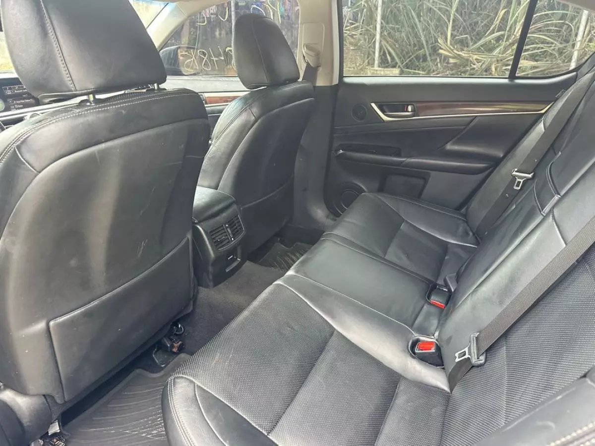 interiorBack