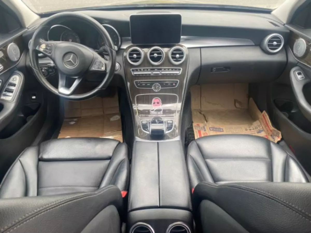 interiorFront