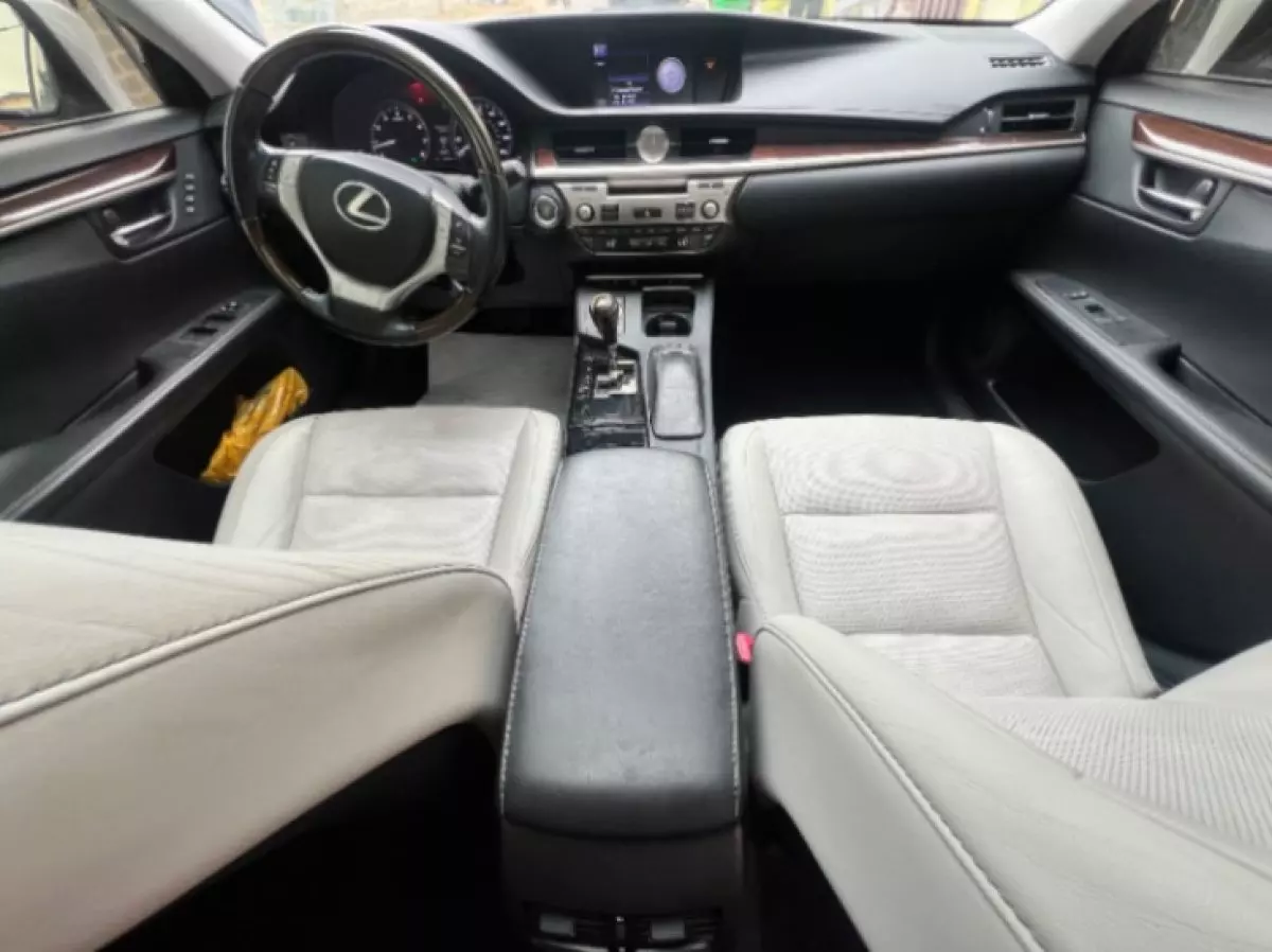 interiorFront
