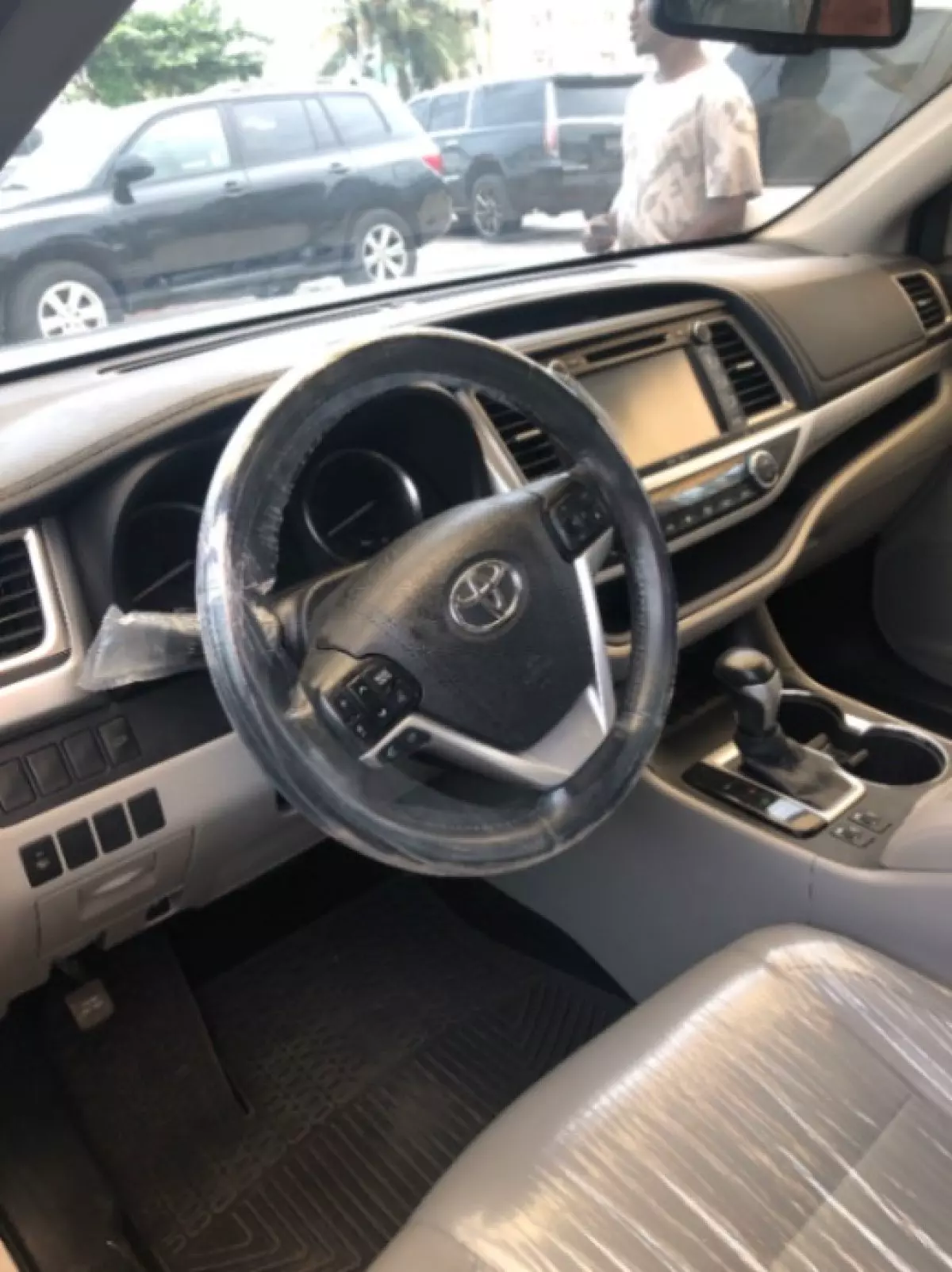 interiorFront