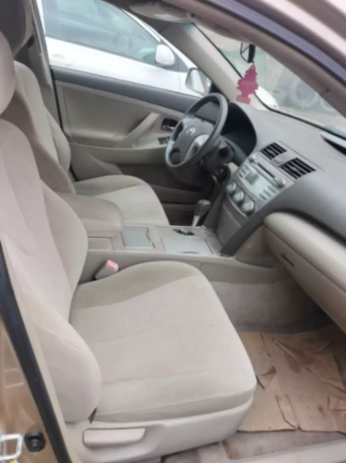 interiorFront