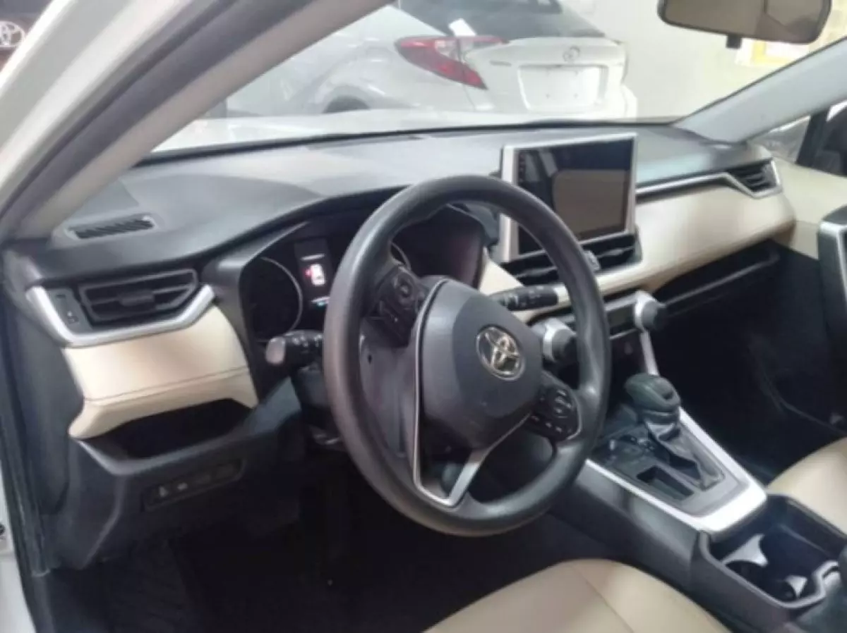 interiorFront