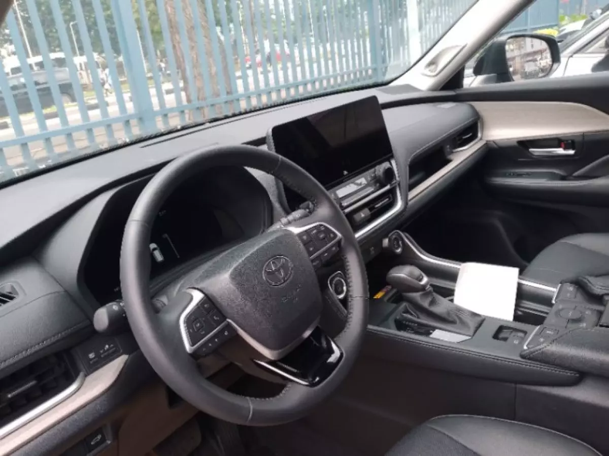 interiorFront
