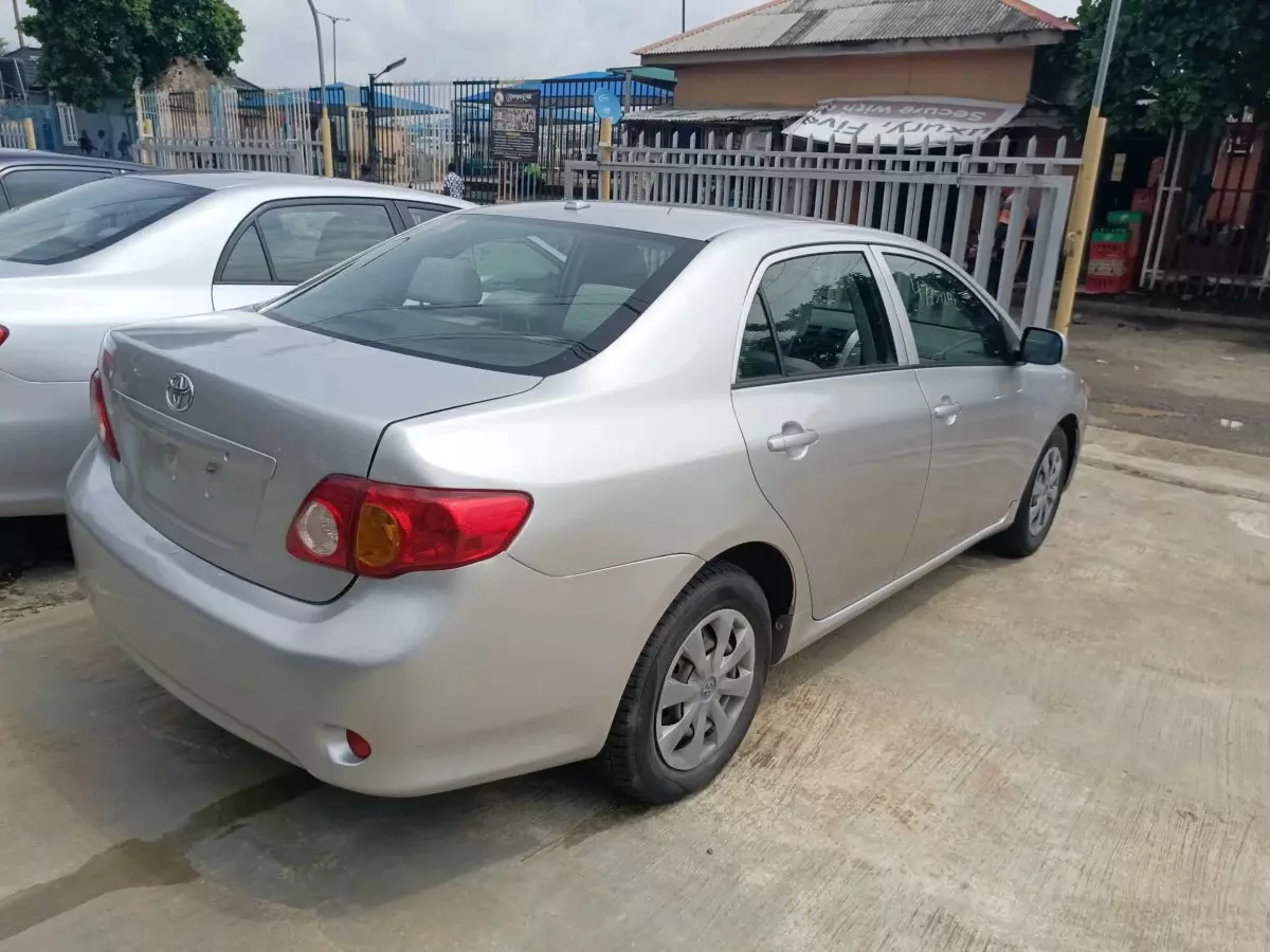 car Right Back