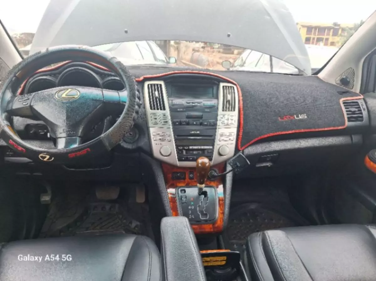 interiorFront