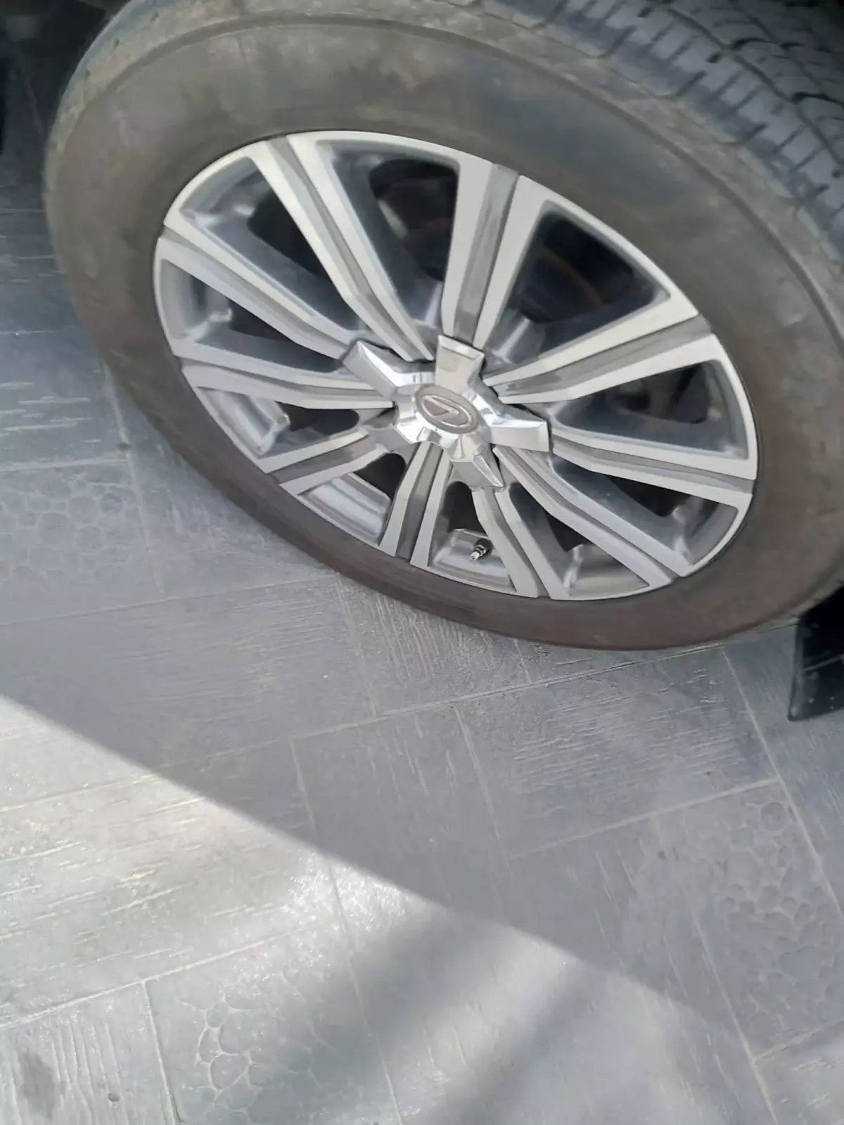 tyre1