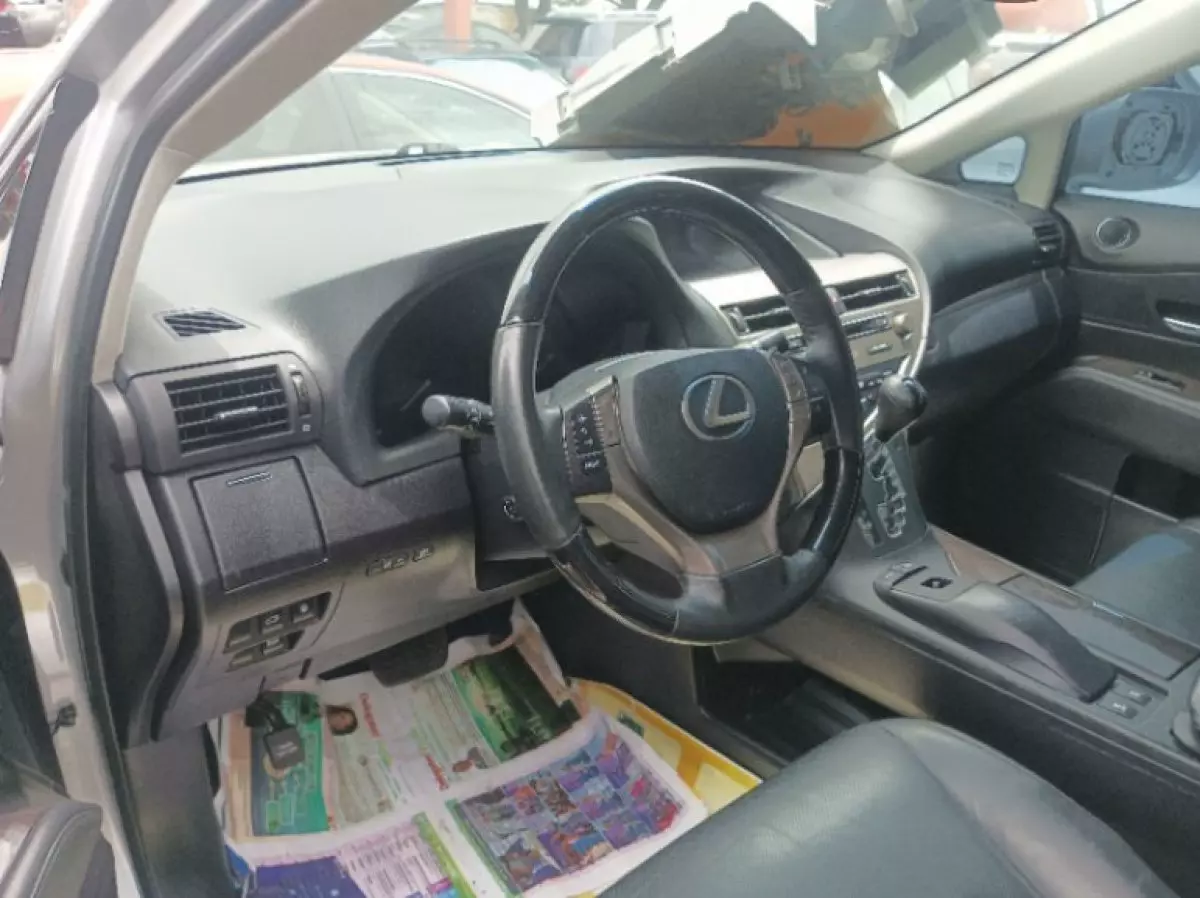 interiorFront