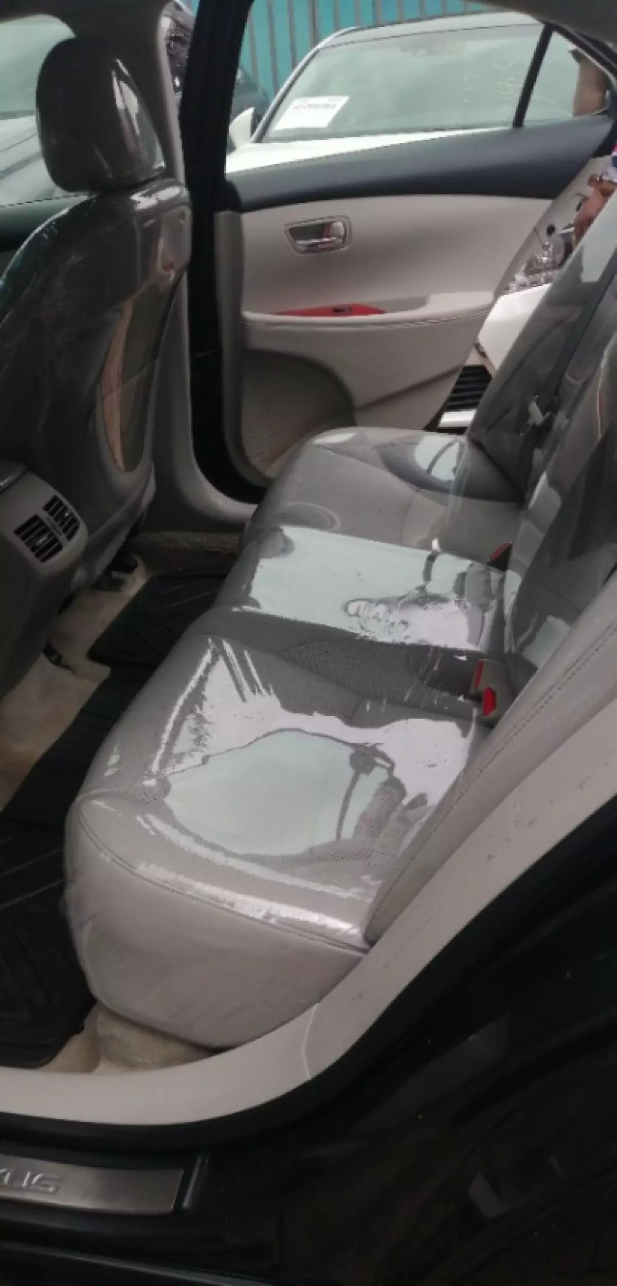 interiorBack