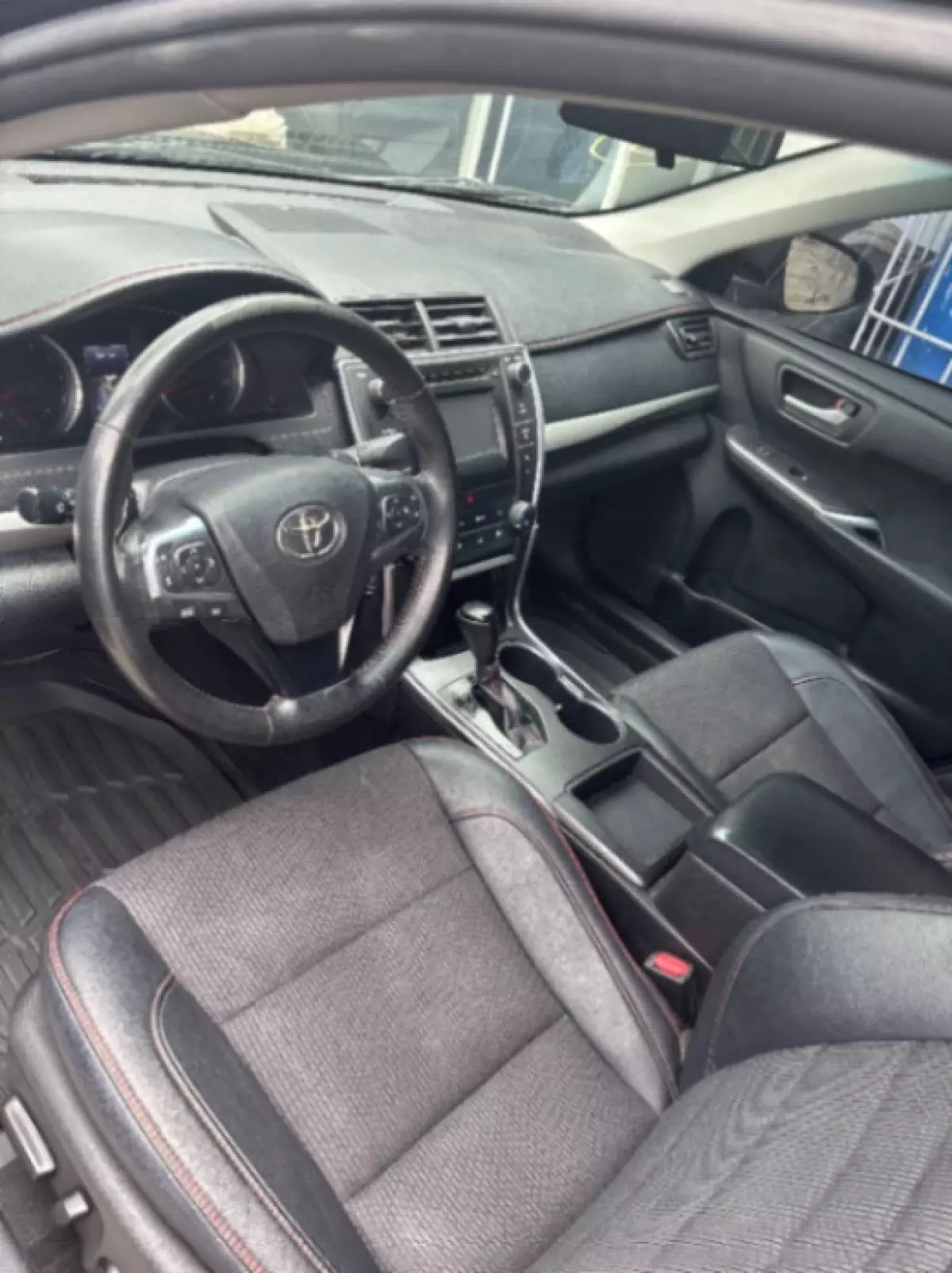 interiorFront