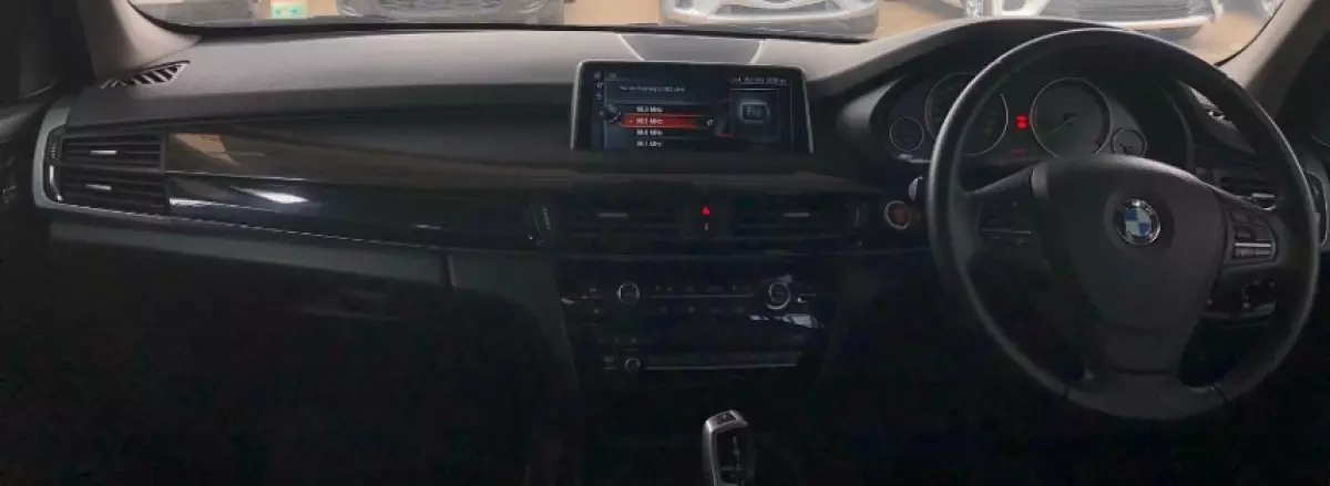 interiorFront