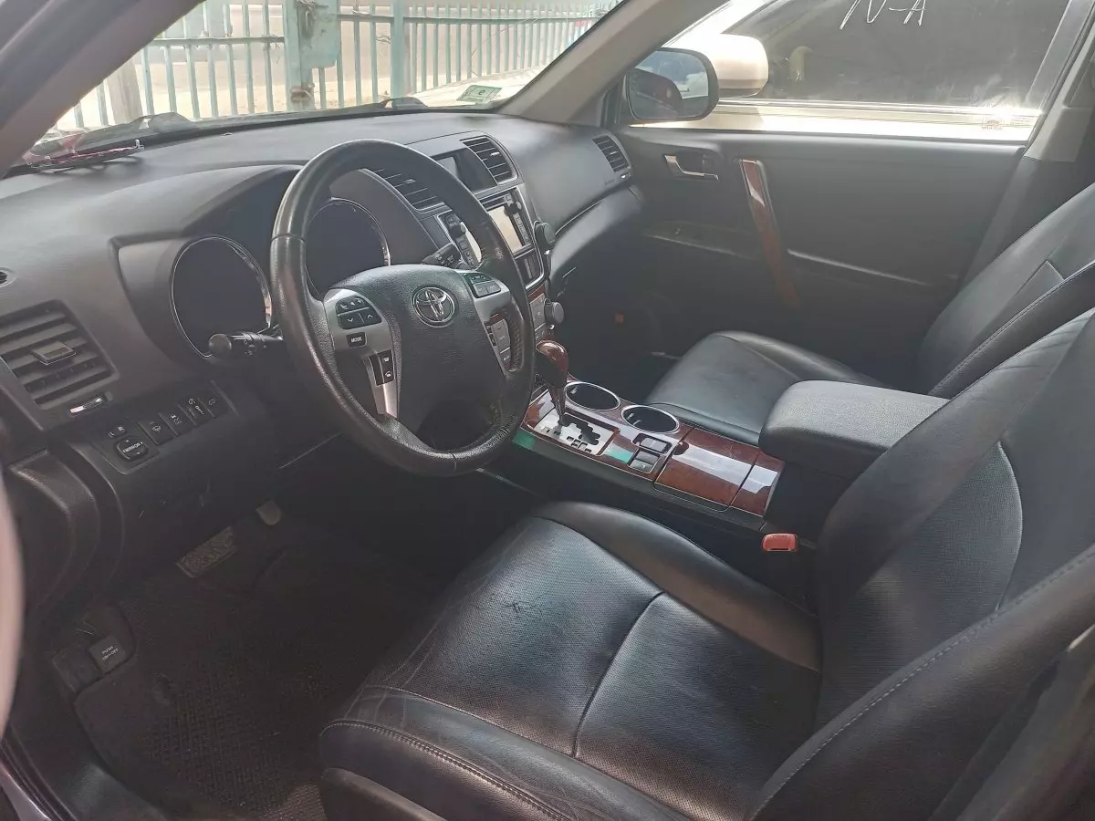 frontInterior1