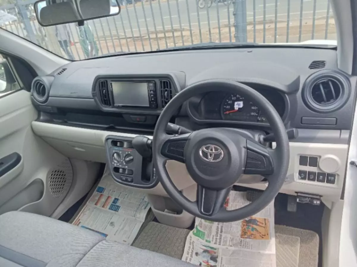 interiorFront