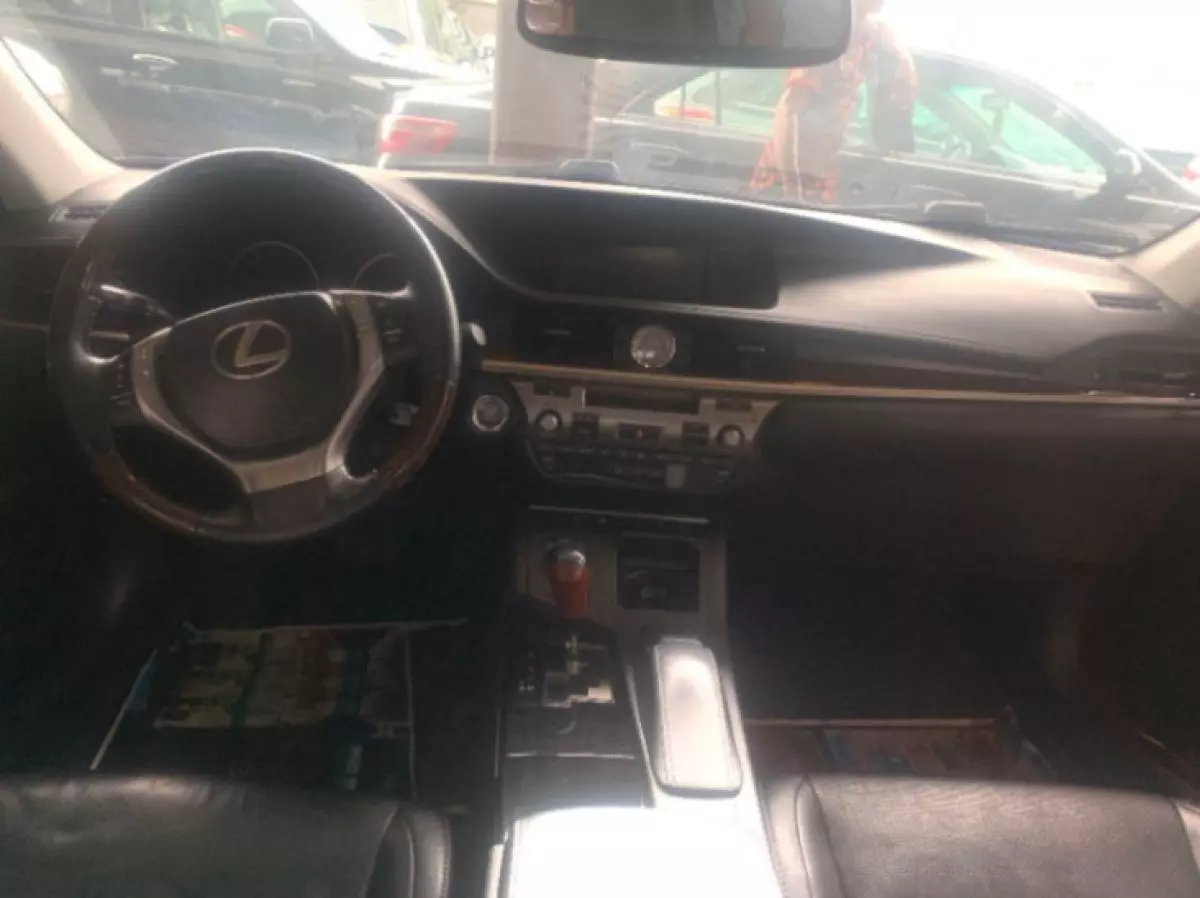 interiorFront