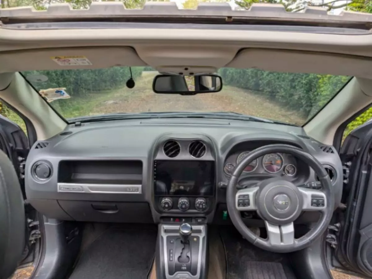 interiorFront