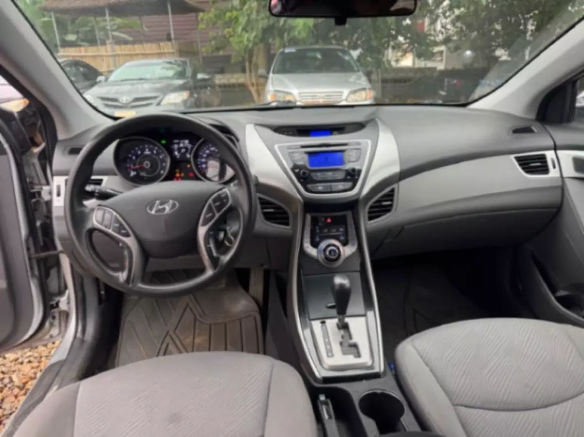 interiorFront