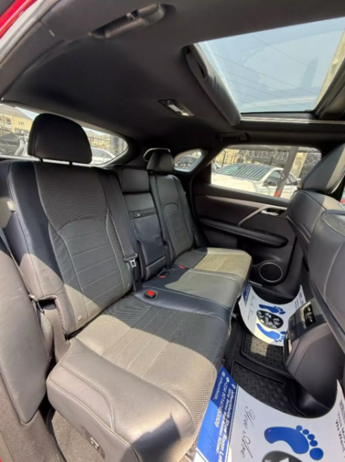 interiorBack
