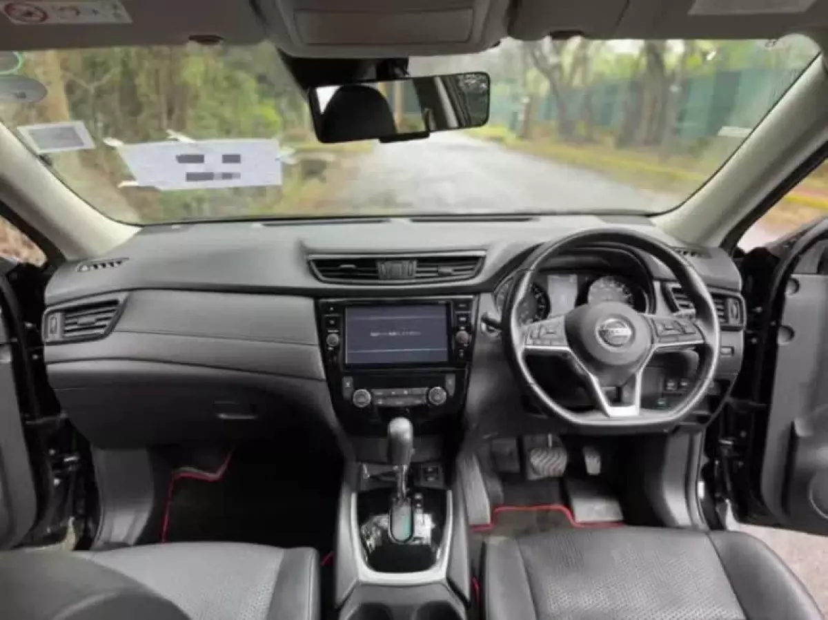 interiorFront