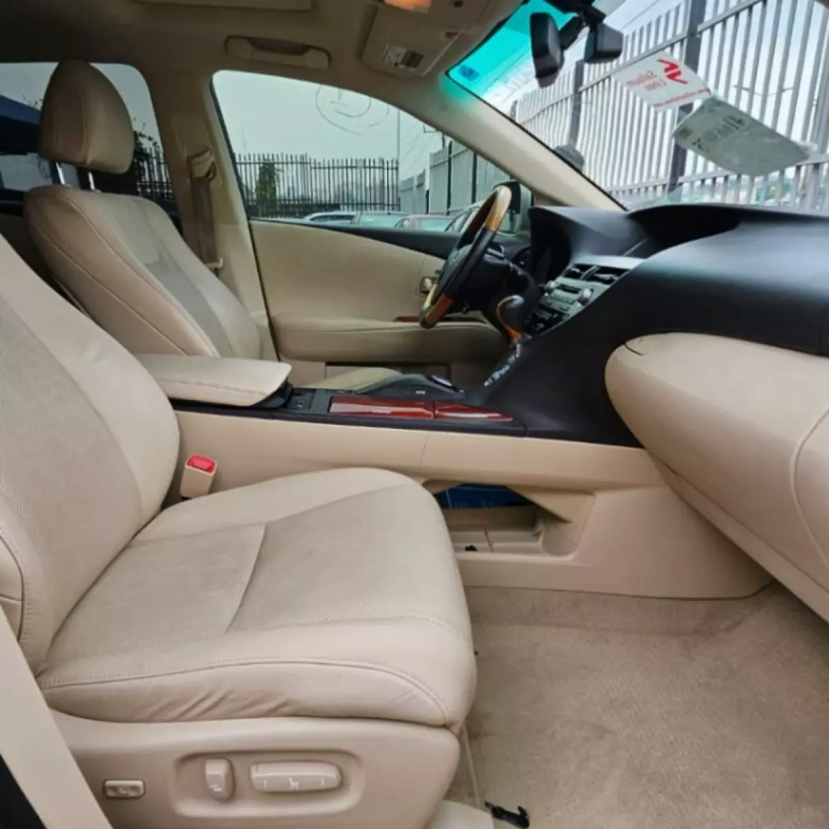 interiorBack