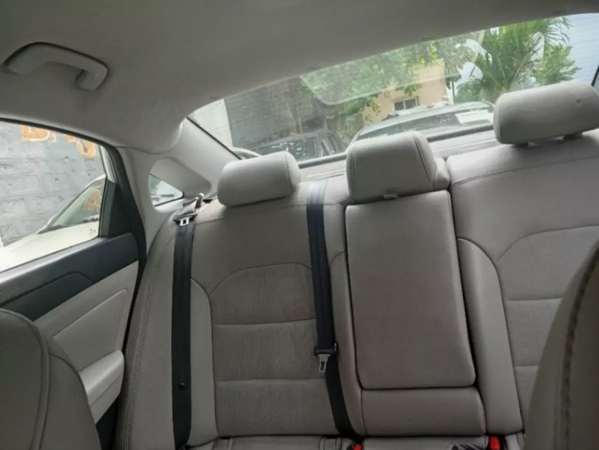 interiorBack