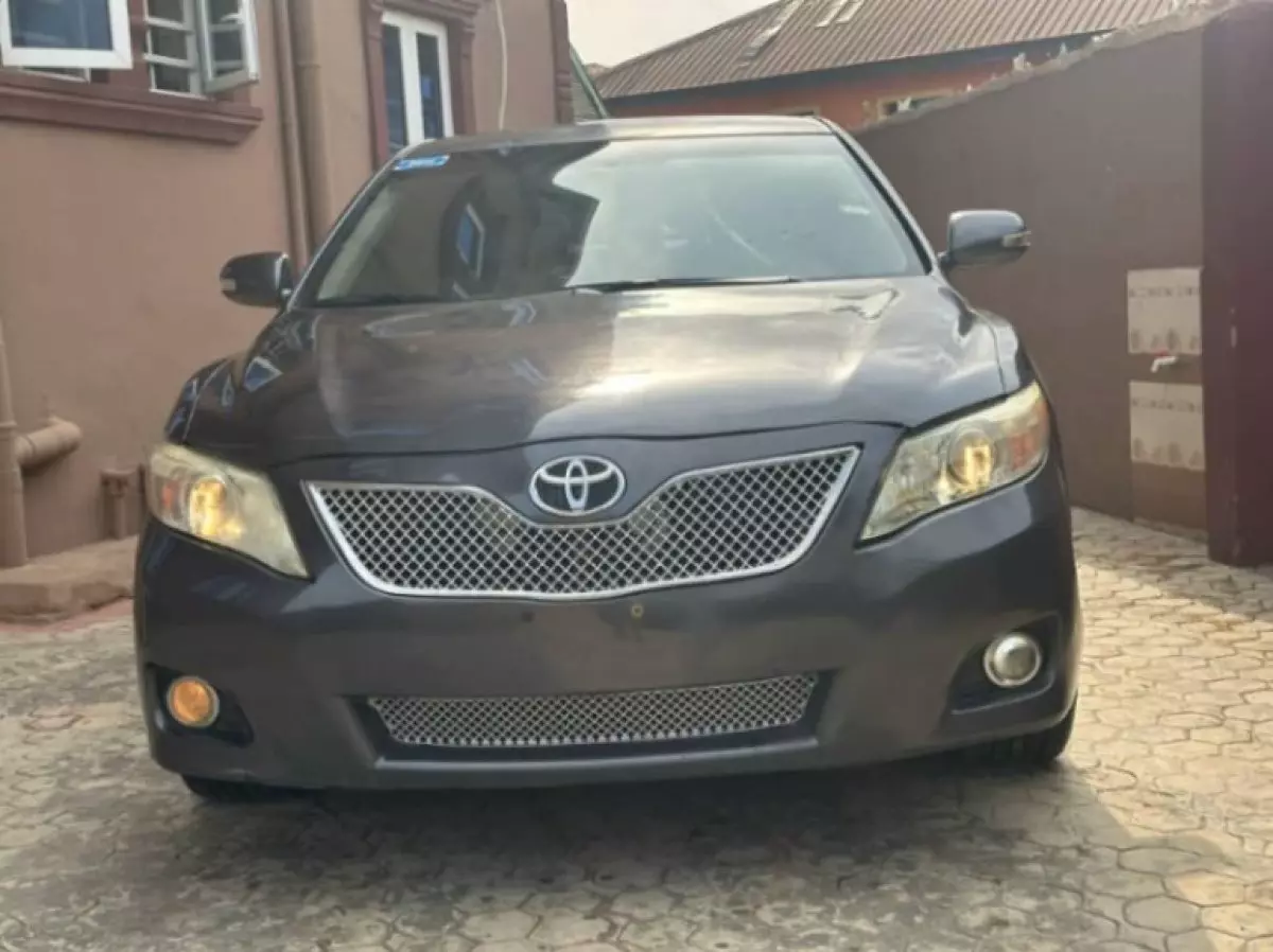 Toyota Camry - 2011