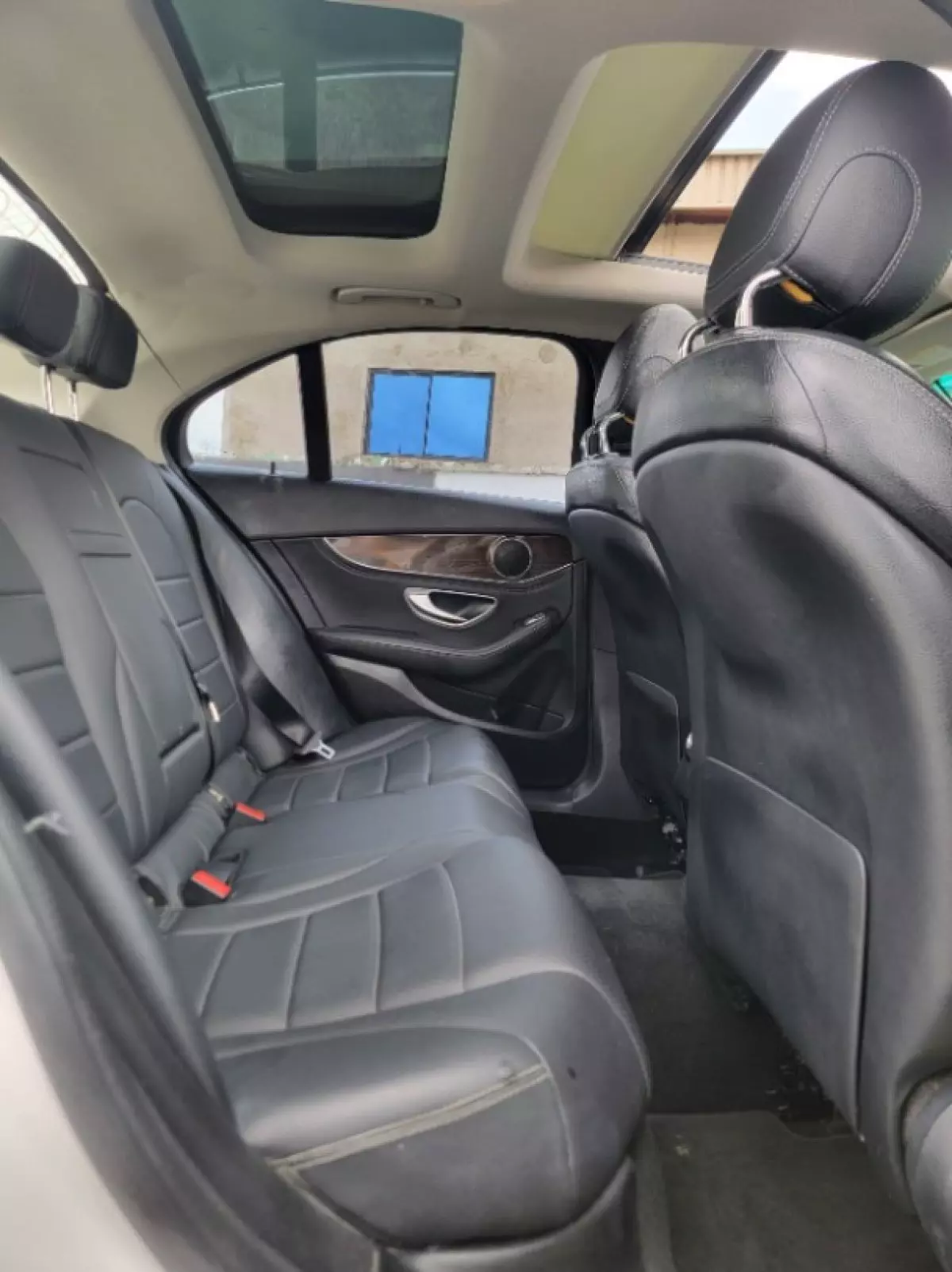 interiorBack
