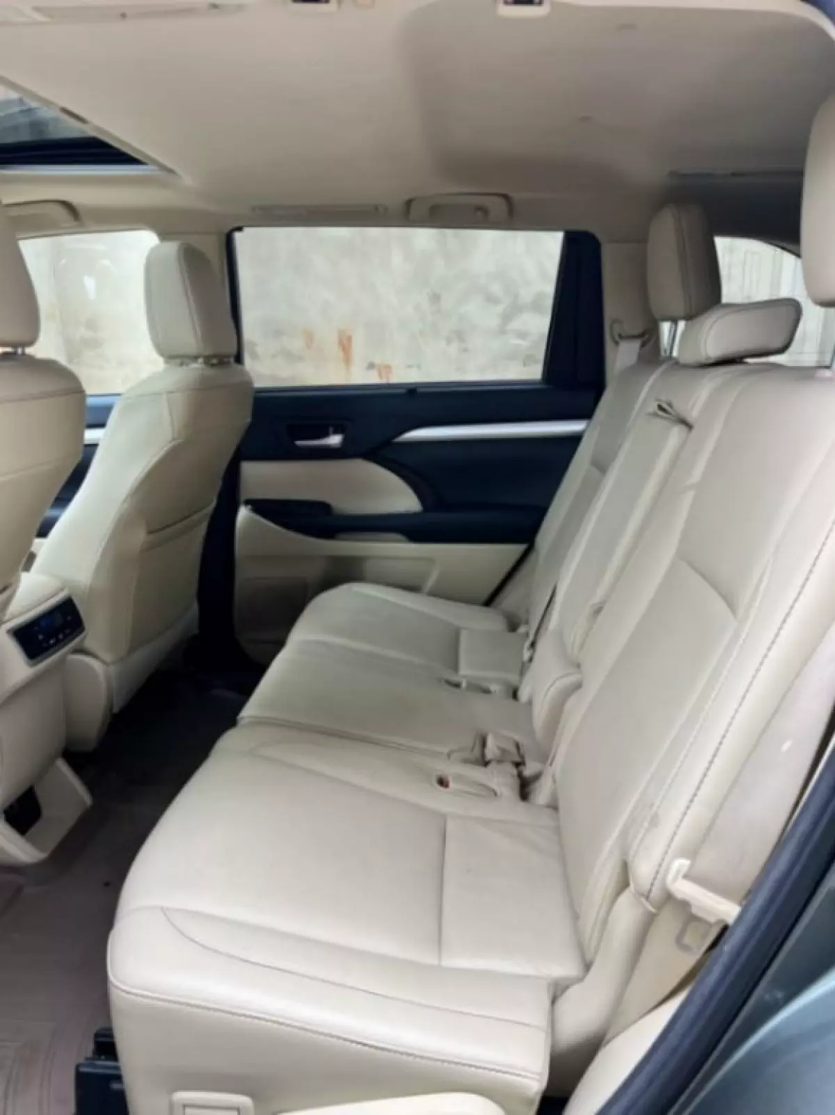 interiorBack