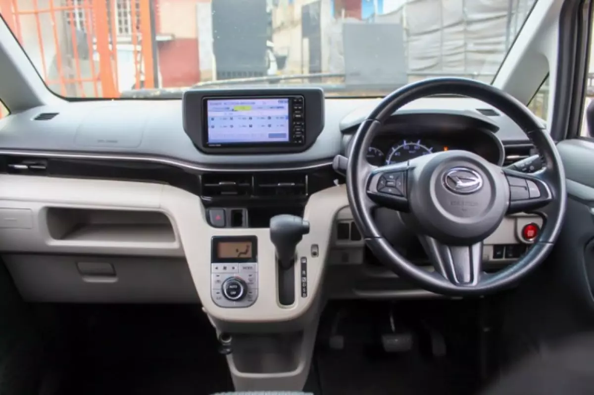 interiorFront