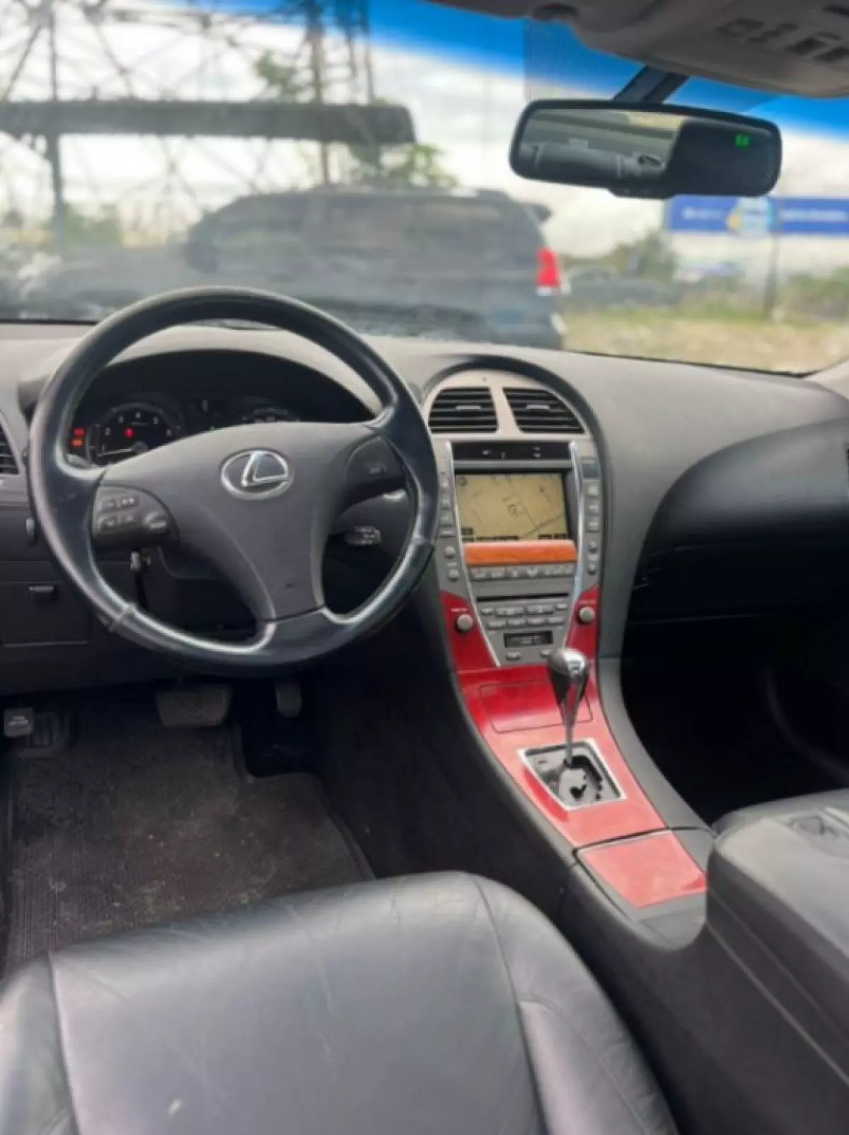 interiorFront