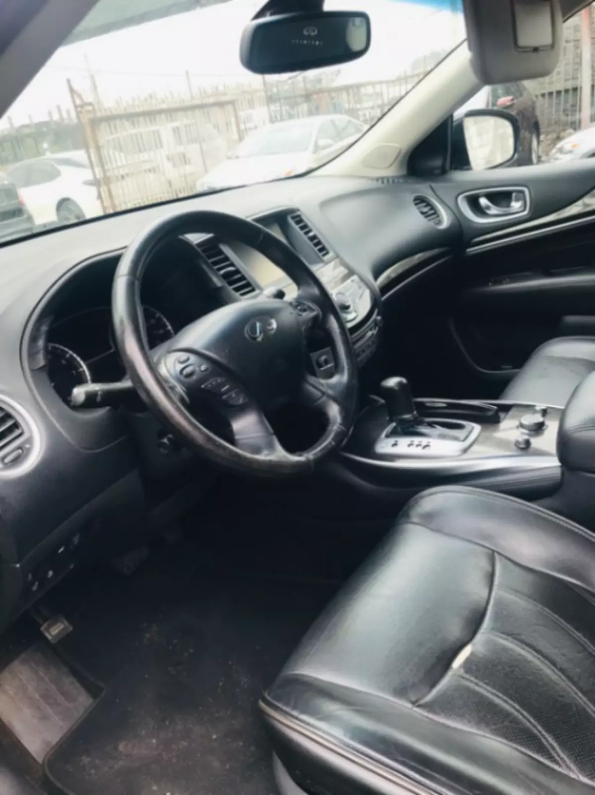 interiorFront