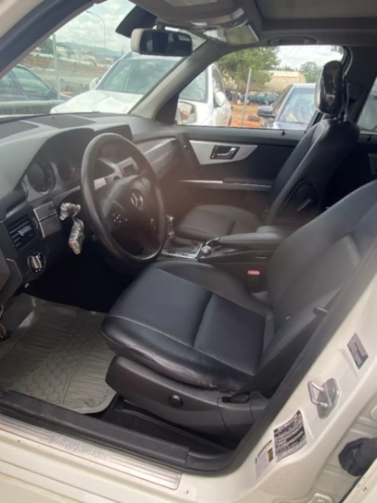 interiorFront