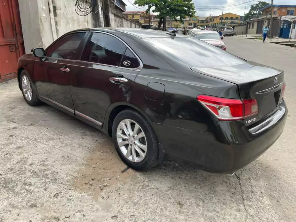 car Right Back