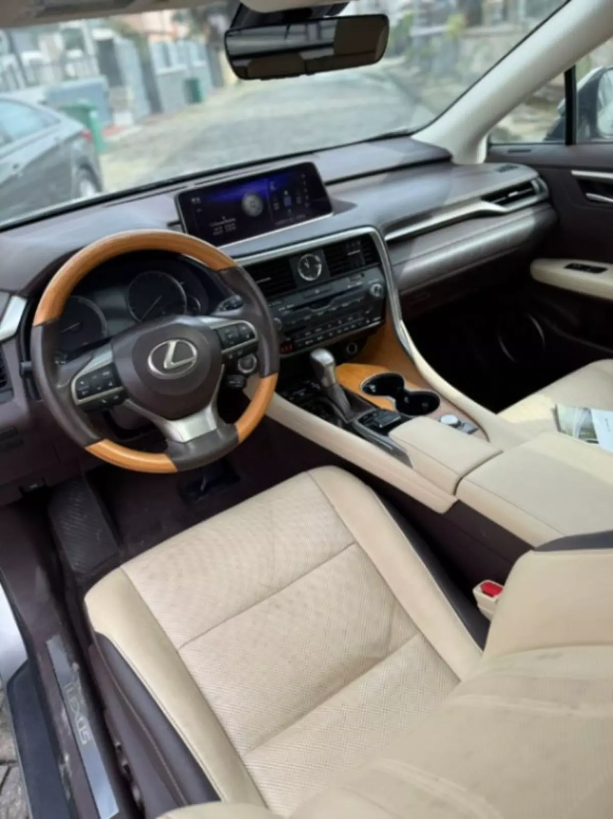interiorFront