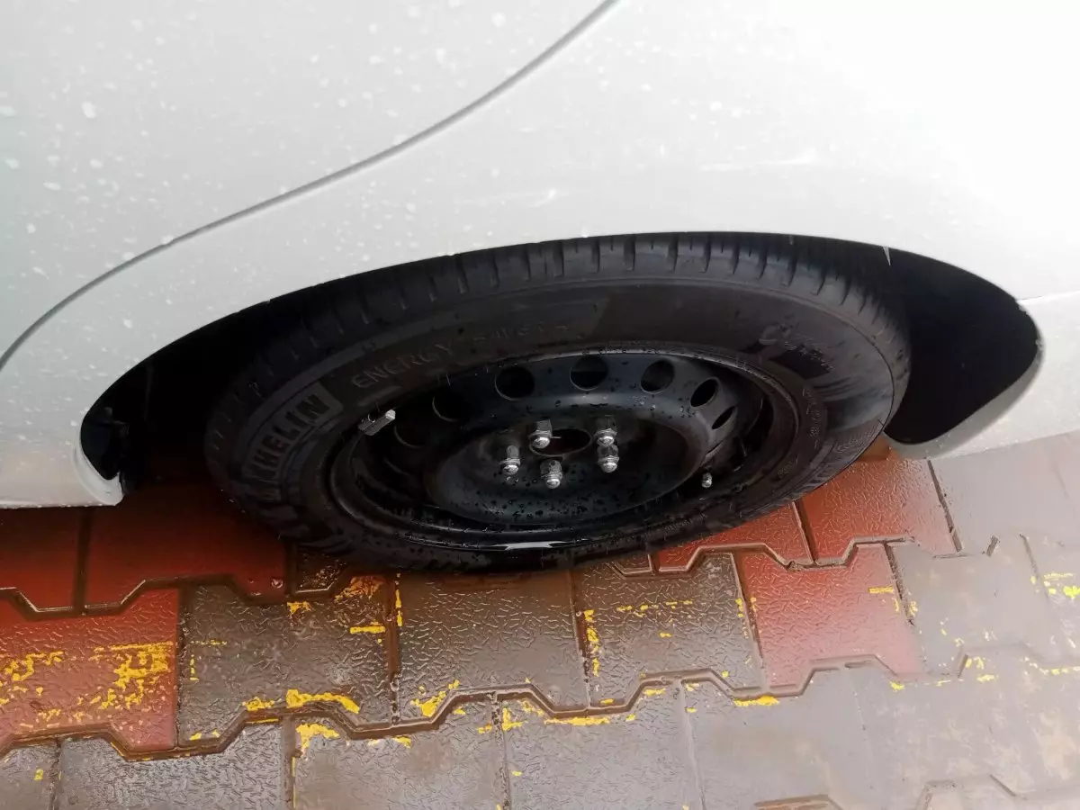 tyre2