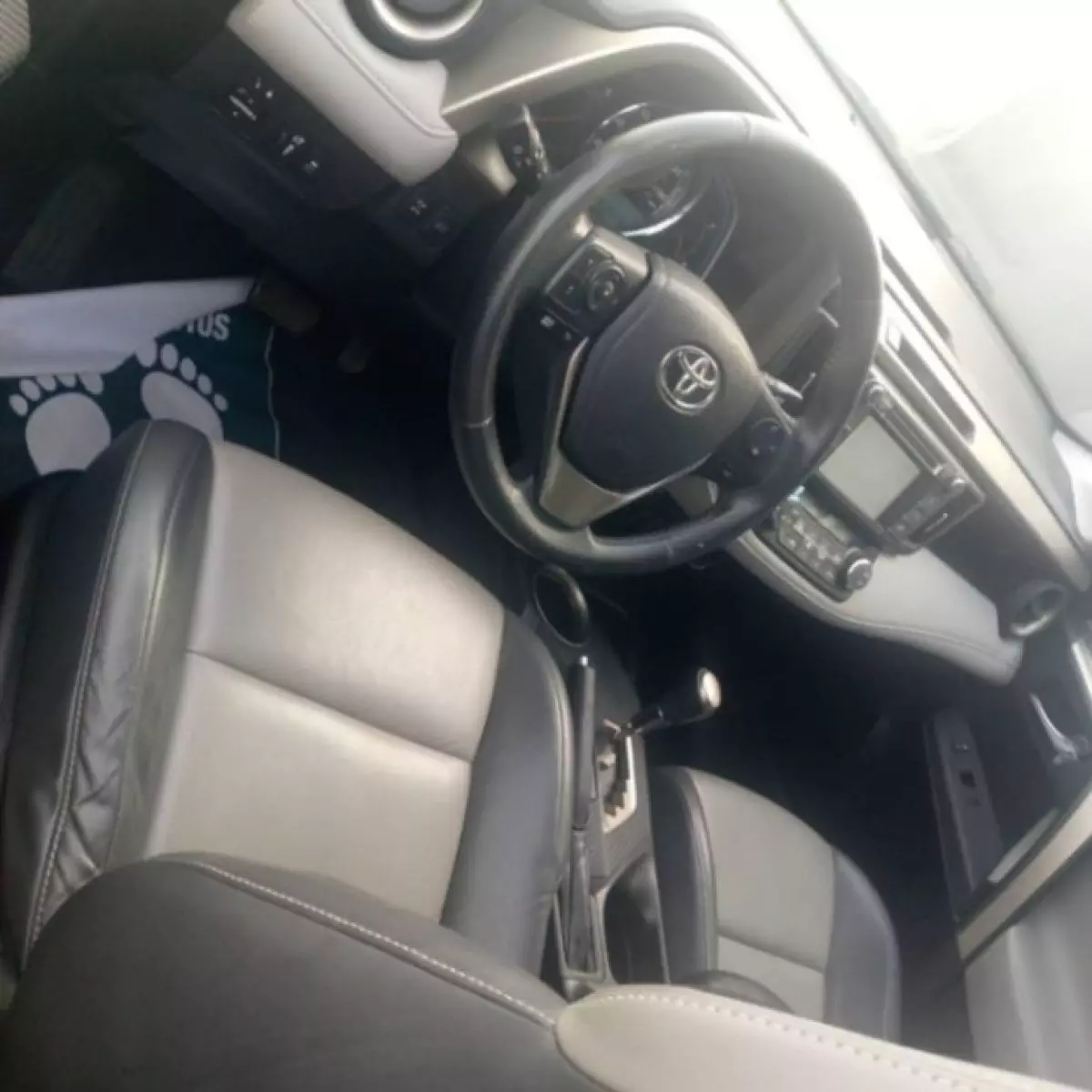 interiorFront