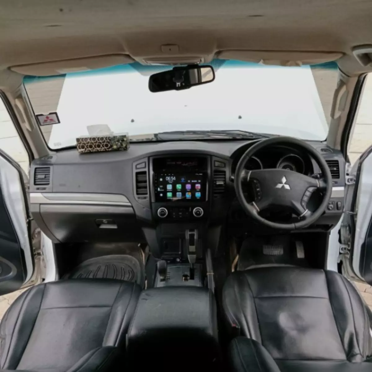 interiorFront